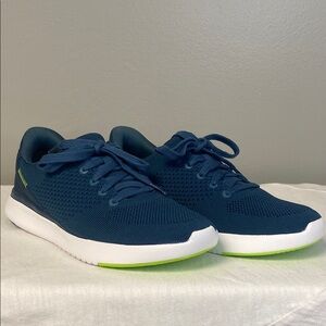 Kizik Lima Sneakers in Tidepool Blue (US 8)